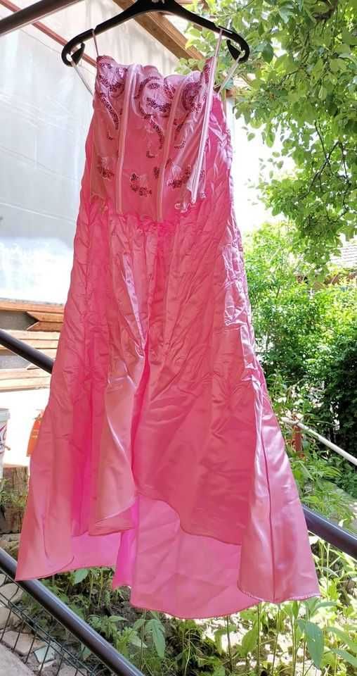 Corset reglabil cu paiete și fusta lungă roz
