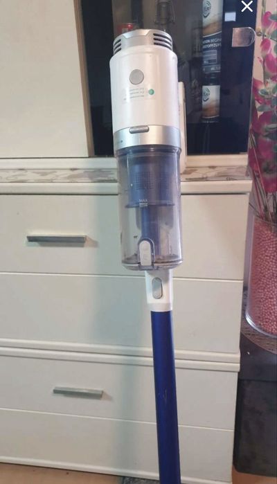 Aspirator de mana pe baterii