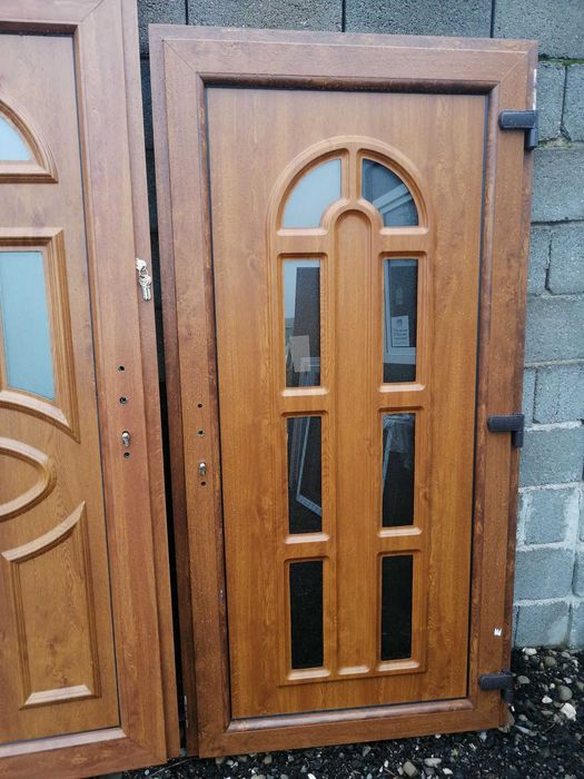 Uși pvc cu panel decorativ