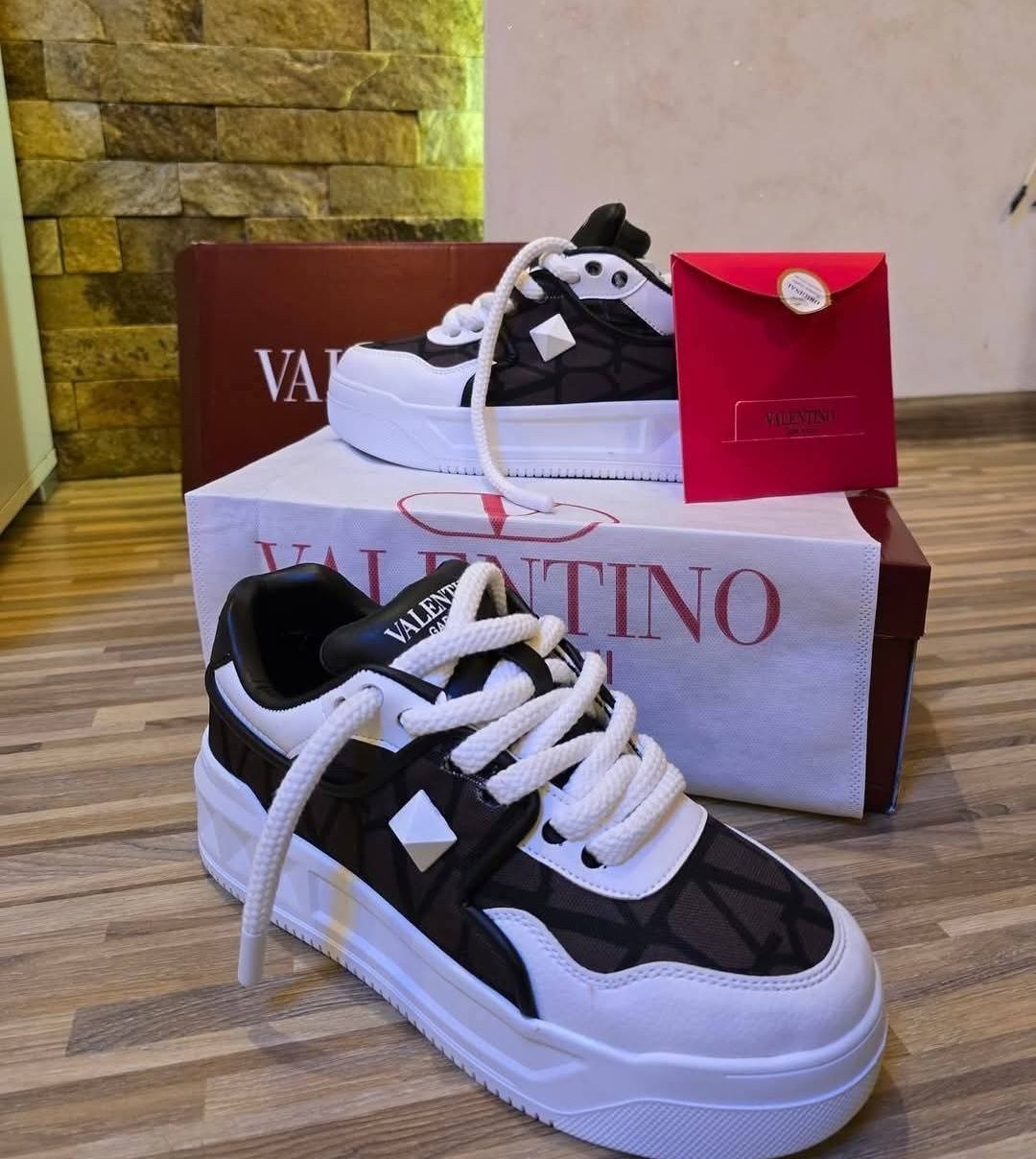 Нови модели Valentino  36/44