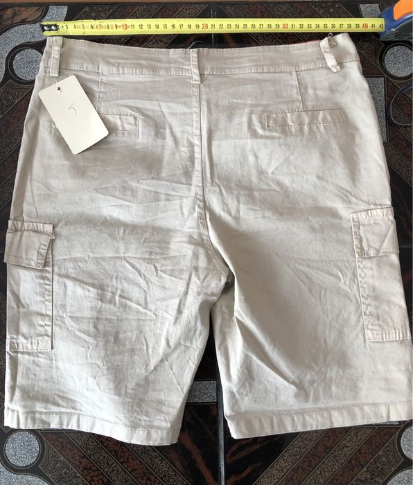 Pantaloni dama, scurti, nr.40