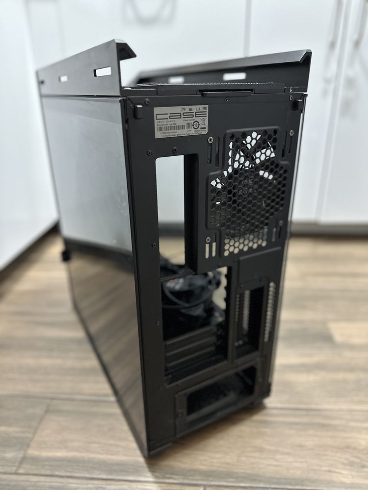 ROG Strix Helios Кутия Вертикален монтаж GPU