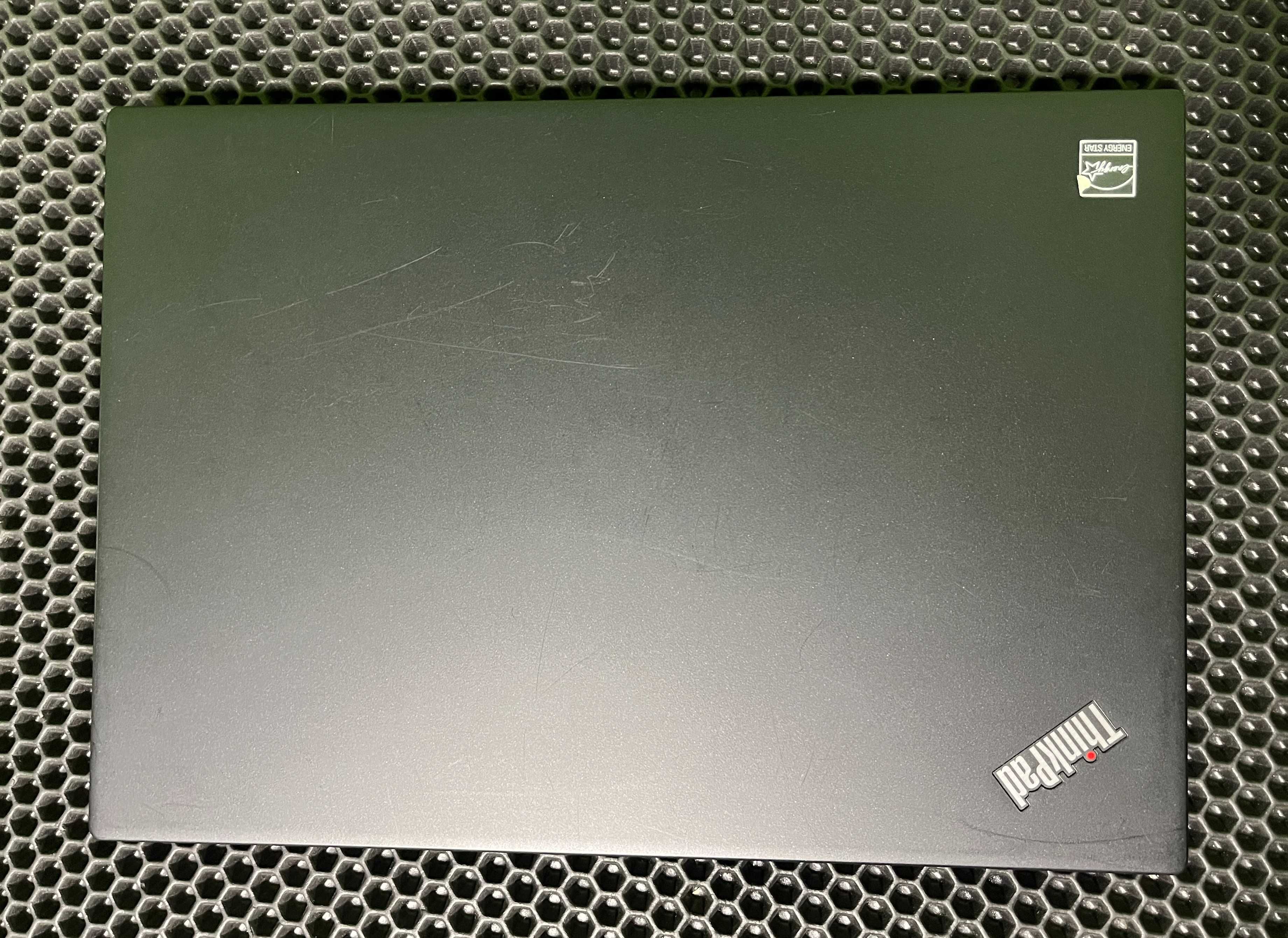 Lenovo Thinkpad X390. Core i5 8365U -1.6/4.1 GHz, 16/256 GB