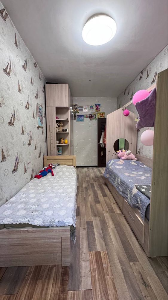 Юнусабод 11.кв 2/1/4 Срочно квартира