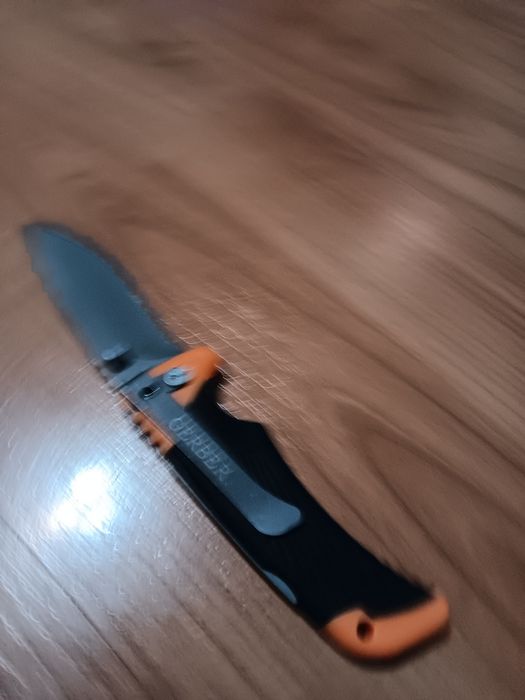 Vand unealta de colectie Gerber Bear Grylls noua