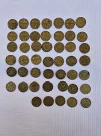 Стари монети, намерени в кутия от консерва