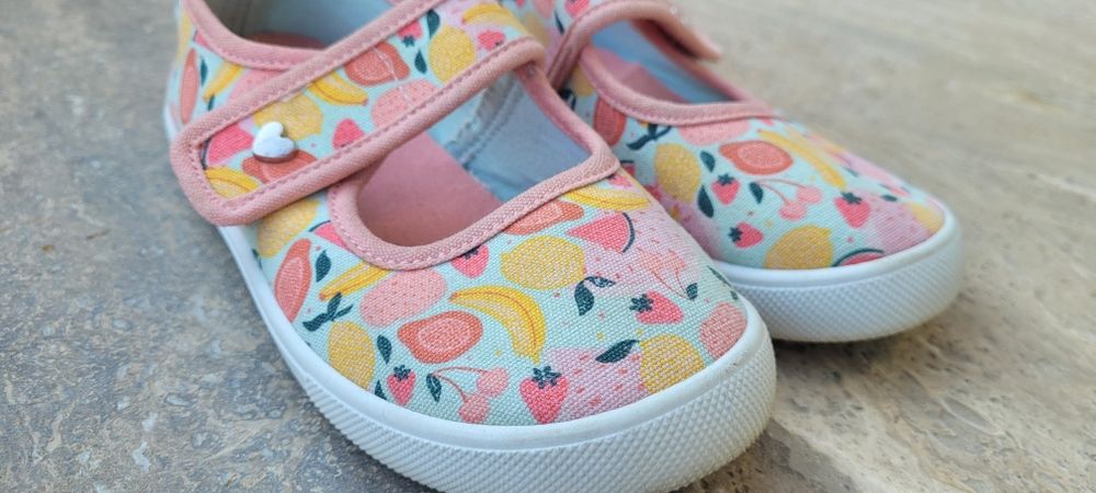 Teniși fete, tare drăguți și de calitate, mr.30