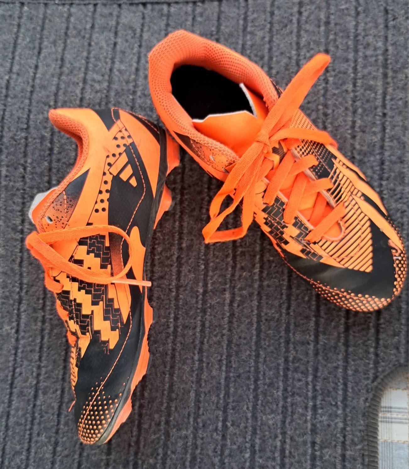 Adidas футболни бутонки