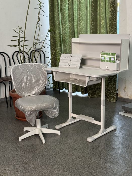 Parta kreslo bilan. Парта с кресло для учеников