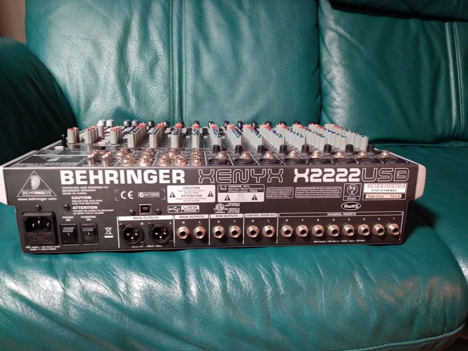 Mixer behringer xeny x 2222 usb.