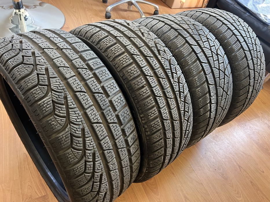 Set Pirelli WINTER XL NOI 245/35 R18 & 225 40 18 BMW F20 F22 MB C W204