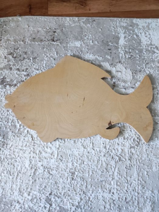 Доска разделочная из толстой фанеры в форме рыбы,для любителей рыбалки