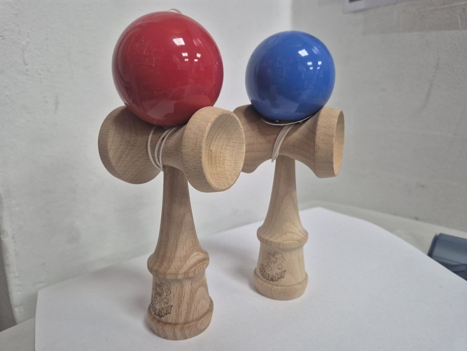 Kendama din lemn , culori diferite. Produs Nou !