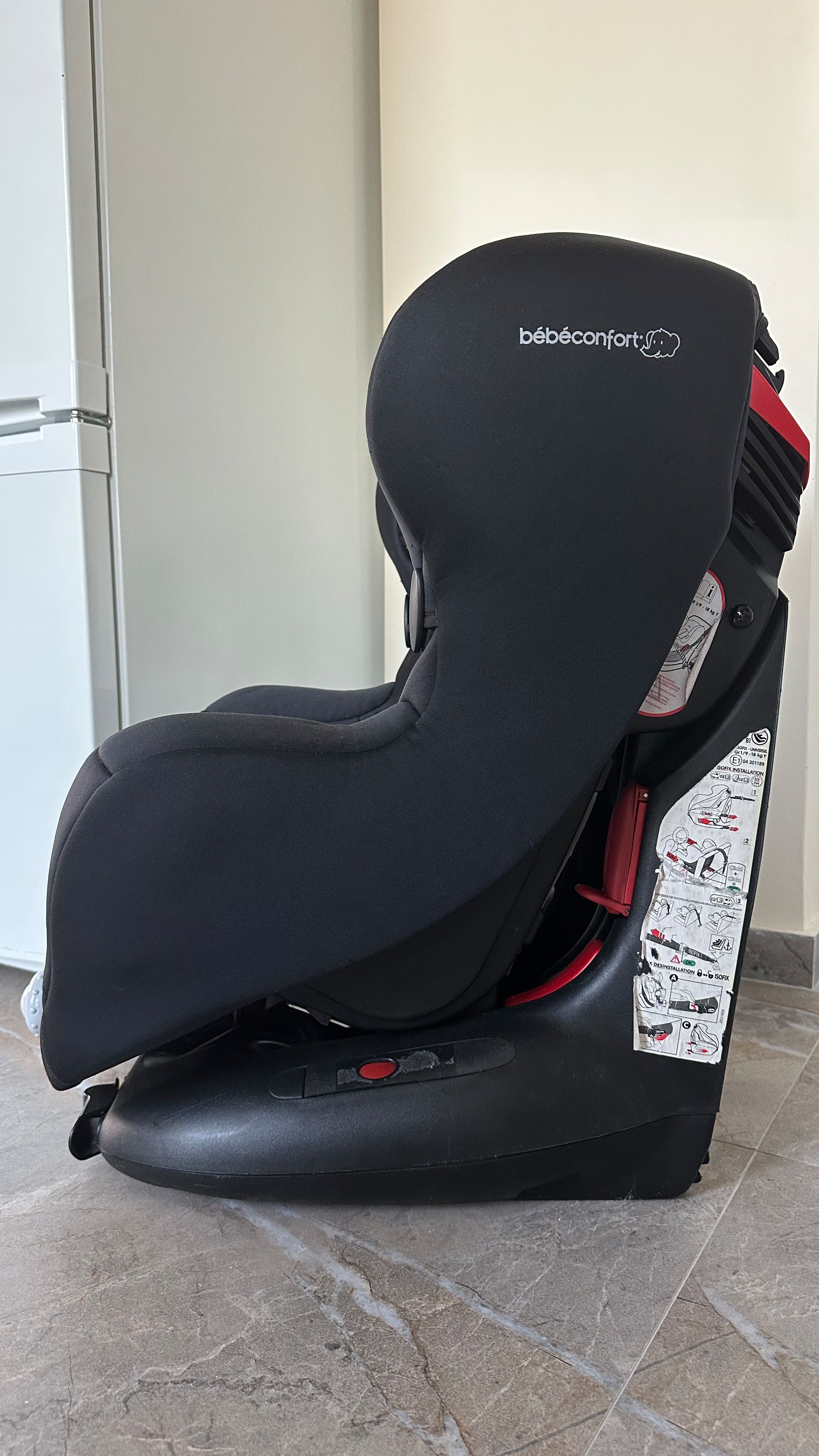 Столче за кола Bebe Confort (9-18кг) ISEOS IsoFix Total Black