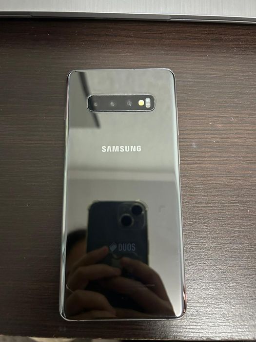Продам самсунг s10+ 512 гб