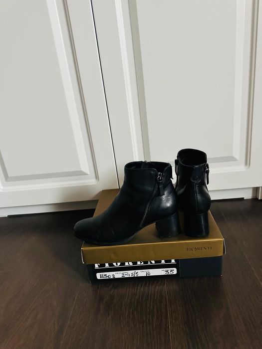 Ghete negre , din piele naturala , numarul 36
