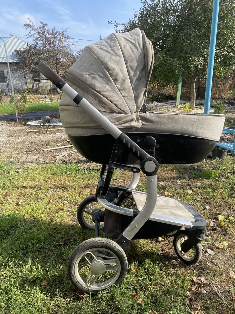 Продам коляску 3в1