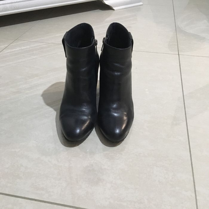 Ghete din piele naturala, talpa ortopedica, marimea 38