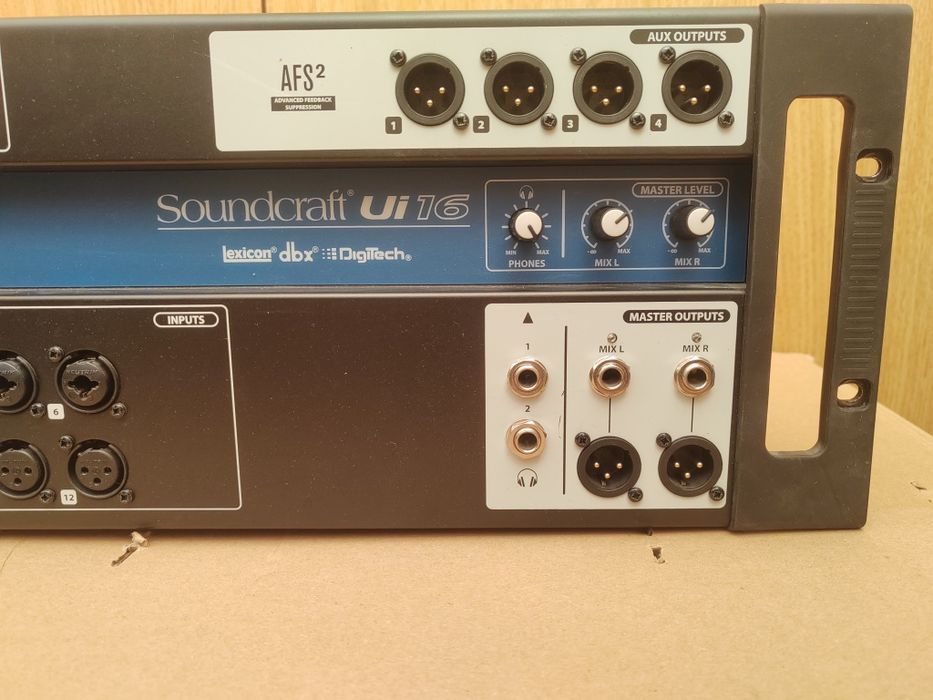 Mixer Soundcraft Ui16