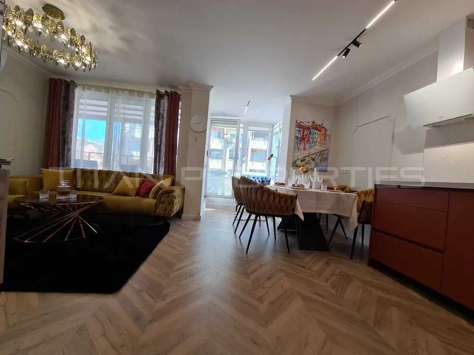 Продава се Тристаен апартамент в Пловдив, Съдийски - 110 кв.м за 2591 €/кв.м - Снимка #2