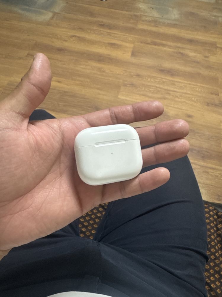 Срочна продается Air Pods 3