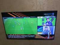 Televizor led Smart android Samsung cu diagonala de 110 cm.