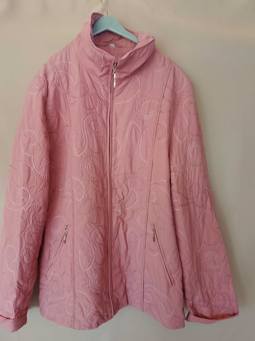 Geci, jachete, hanorace dama. Branduri la pret derizoriu.