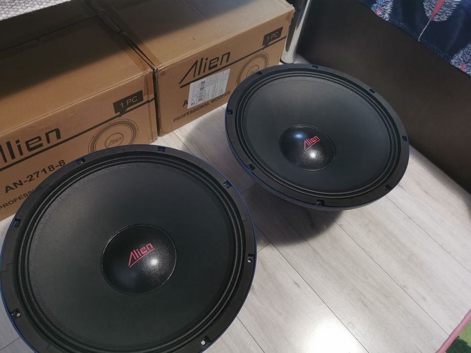 Vând difuzoare 18 Inch 46 cm 800 w rms