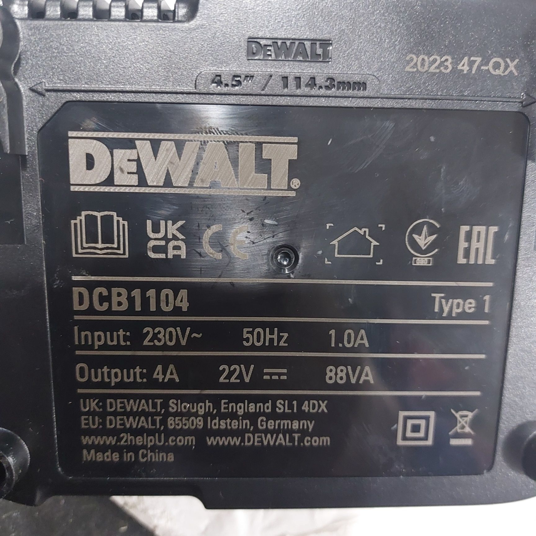 Dewalt DCB115 и DCB1104 бързо зарядно устройство Девалт НОВО