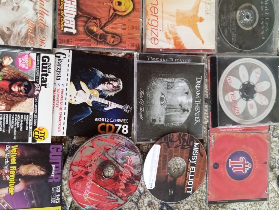 Cd с музика най-различни жанрове