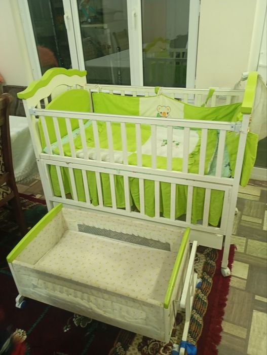 Detski karavat sotiladi srochna