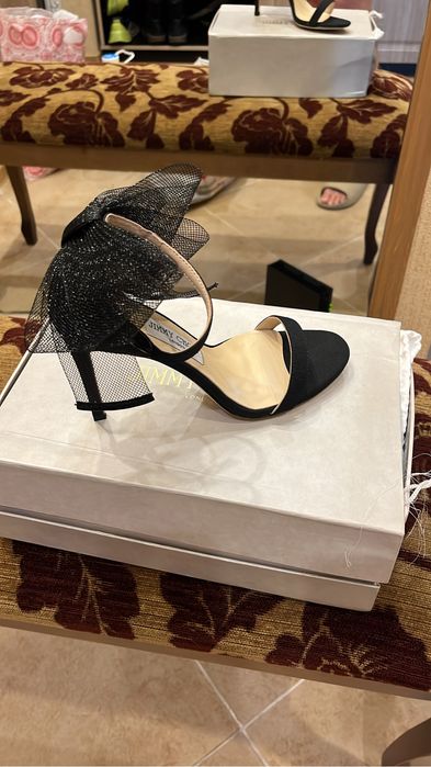 Босоножки на шпильке с декором