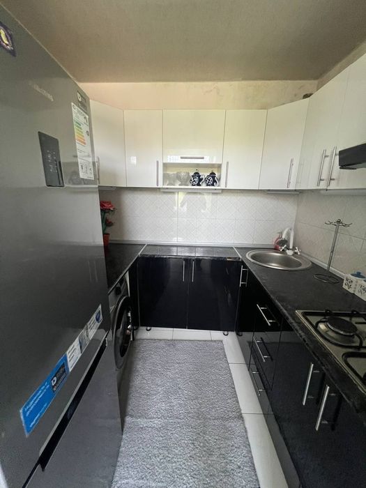 Сдается 3x комнатная квартира 
C обстановкой 
Район: Радуга
Этаж: 2
Це