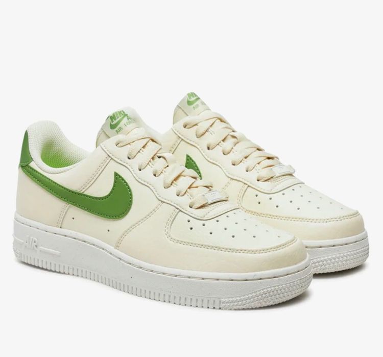 Дамски снейкъри Nike Air Force 07