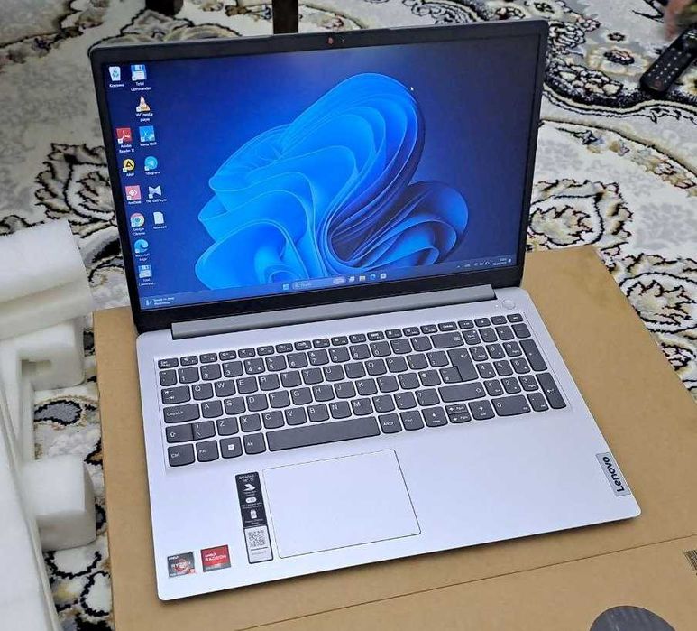 Ноутбук Lenovo Amd Ryzen 3  7320 U) сотилади