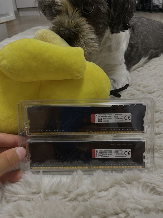 Vand 16 gb de rami hyperX fury ddr4 2600mhz