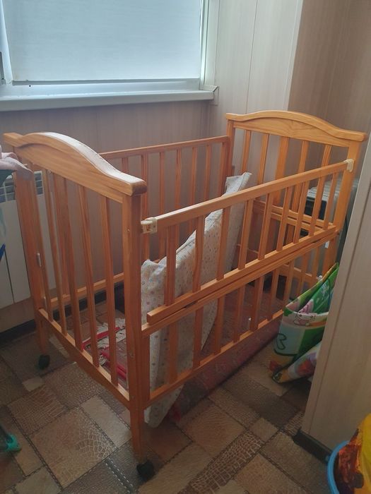 Отдам кроватку б/у бесплатно