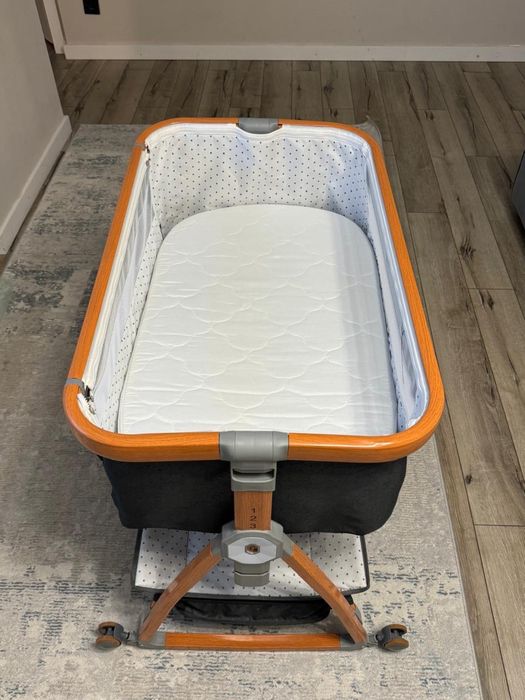 Продам  кроватку-манеж  с матрасом в отличном состоянии