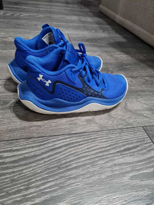 Детски баскетболни маратонки UNDER ARMOUR  36 размер