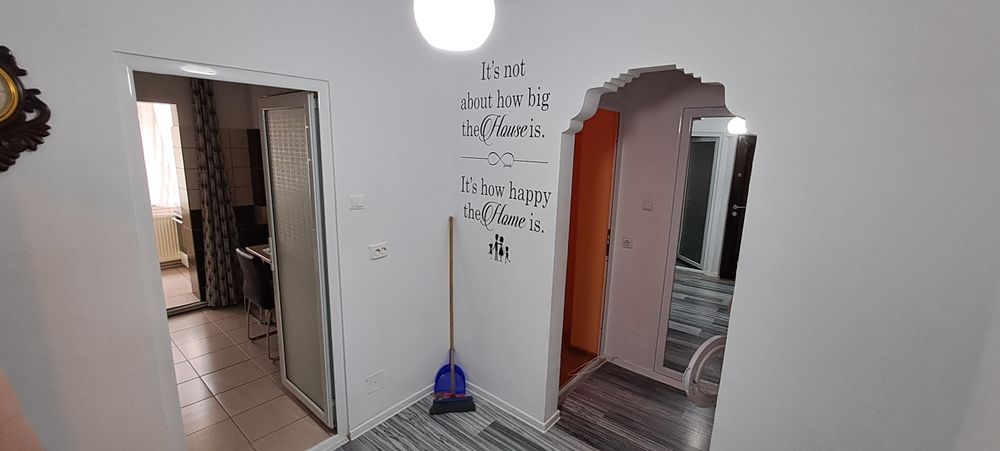 Inchiriez apartament 2 cam decomandat Micro 17