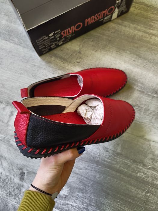 Mocasini roșii de piele