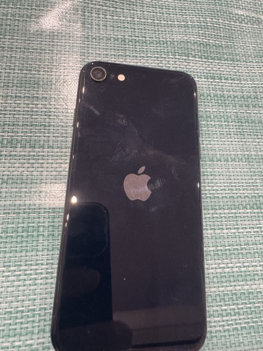 Айфон se супер състояние