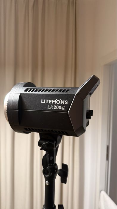 Vand set Godox Litemons LA200D Lampa  Daylight 230W+Softbox+Stativ-nou