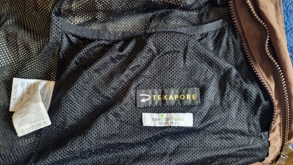 Vând geacă Jack wolfskin