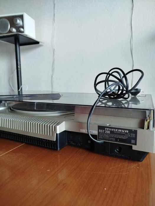 Superb Stereo Music Center Minerva model: RST 200. In stare perfecta!