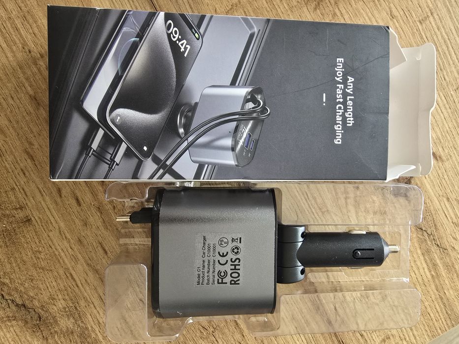 Incarcator auto retractabil 4 in 1