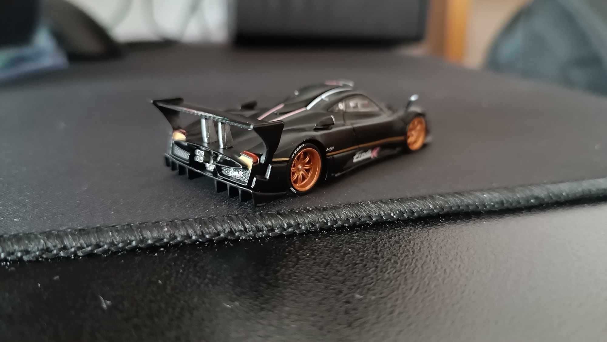 Tarmac Works Pagani Zonda R 1:64