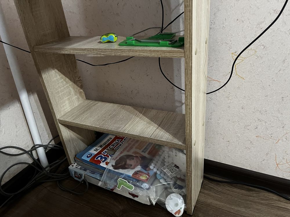 Продам письменный стол новый