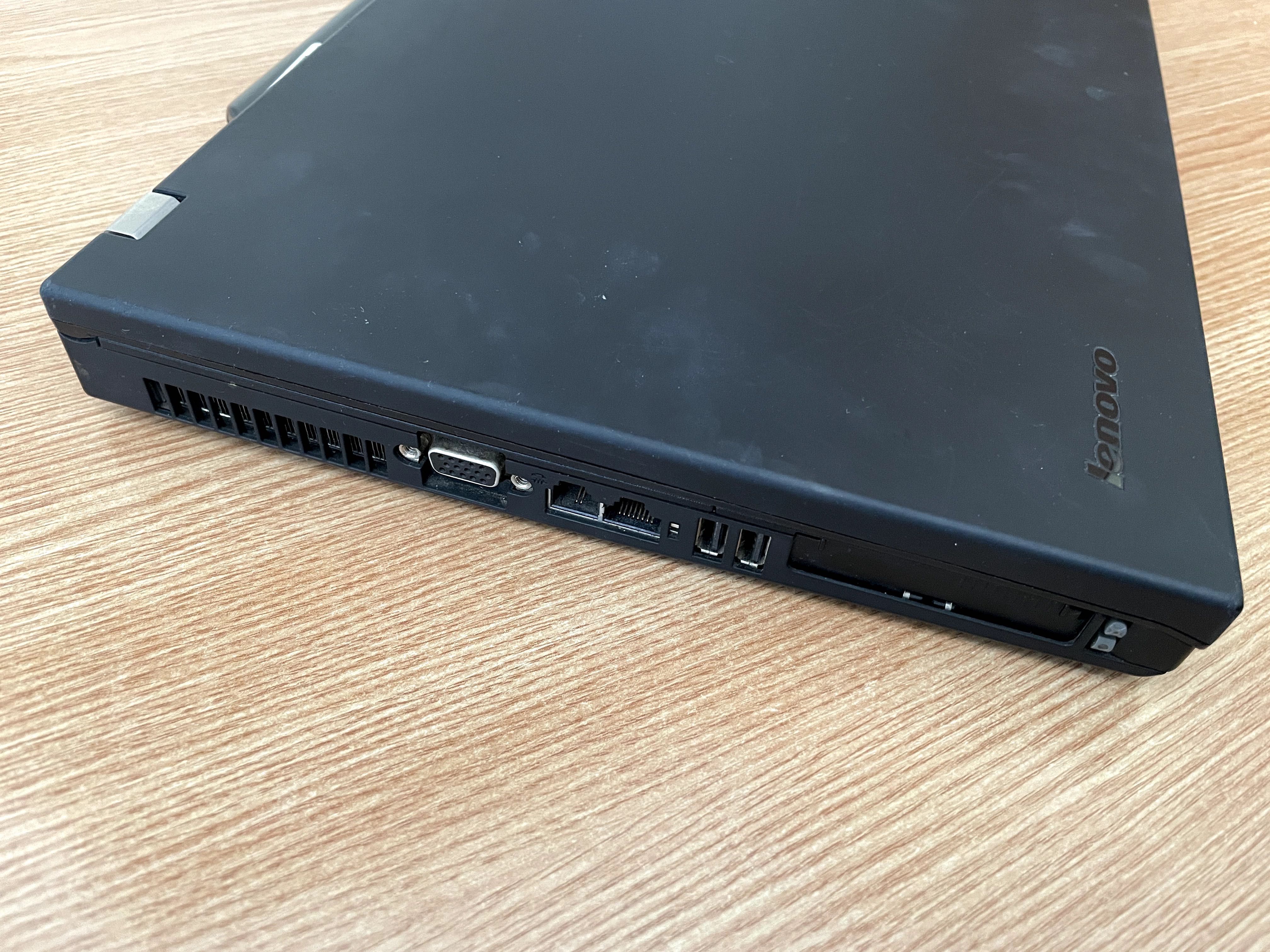 Лаптоп Lenovo Thinkpad T400 14.1" Intel Core 2 Duo+ SSD