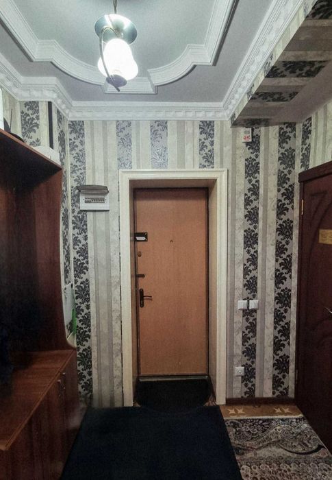 Yunsobod 18 kv 77 seriy gishtli dom 4/4/4/84 kv 2*6 balkon srochniy